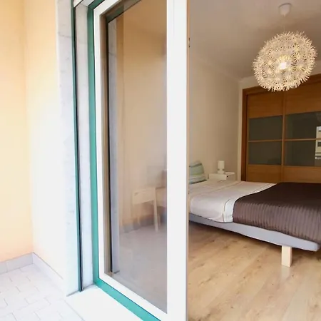 Cozy Orange Telheiras Apartment Lissabon